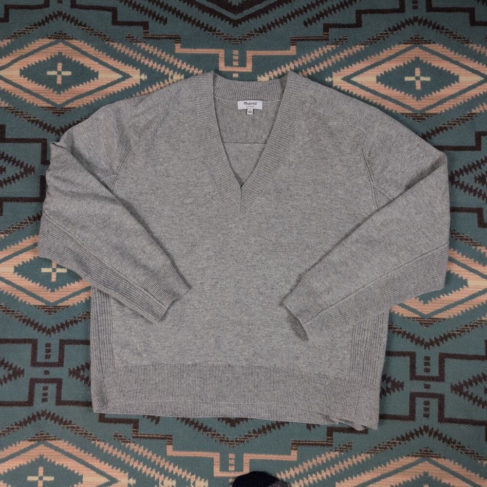 Madewell Cashmere V-Neck Sweater in Light Heather Gray Size Large 24 X 24 1/2